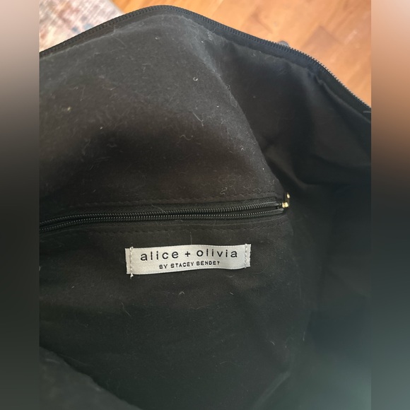 Women’s Daisy Black weekend Duffel Bag - Picture 5 of 8